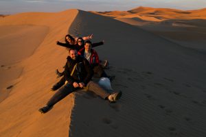 Viaje-solidario-al-desierto-en-Marruecos